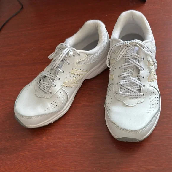 New balance running shoes - Picture 2 of 6